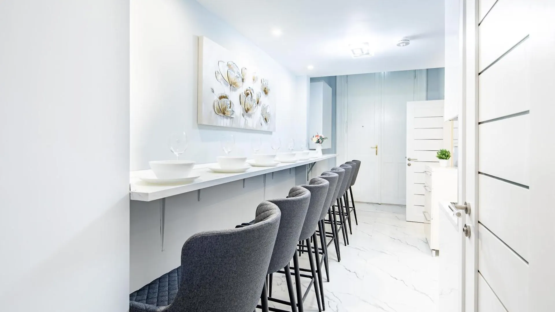 Very Central - Easy Access Budapest Apartment