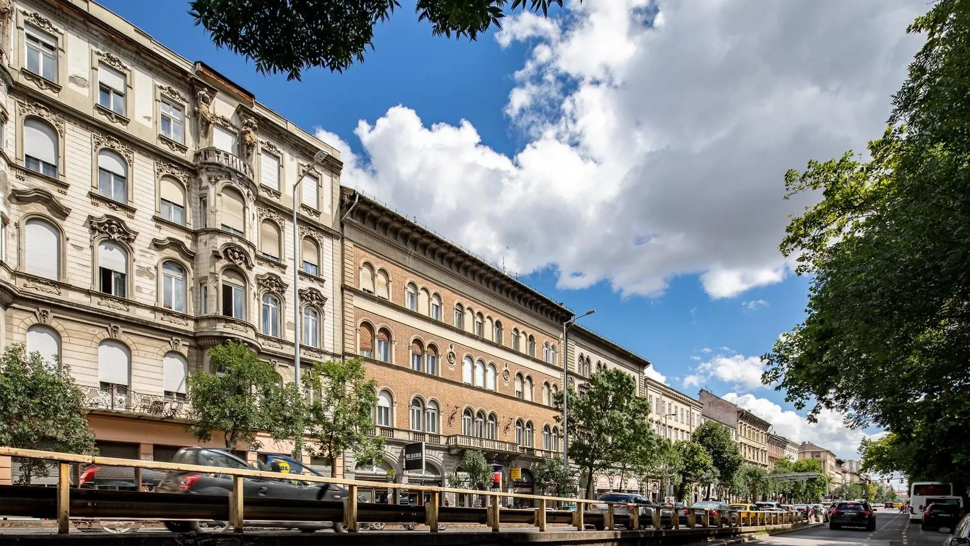 Apartment Very Central - Easy Access Budapest Hungary